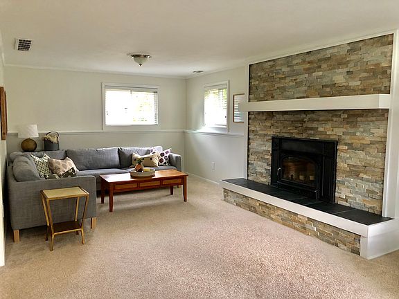 5th image of 4119 Village Sq