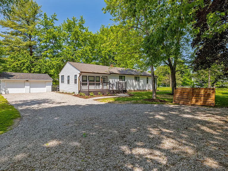 665 E Ridge Rd — Photo 32