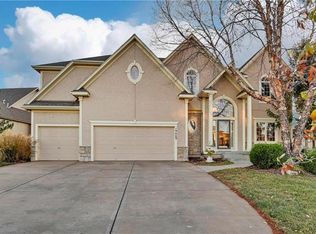 19009 W 99th Ter, Lenexa, KS 66220