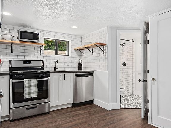 5th image of 2242 S Texas St #B