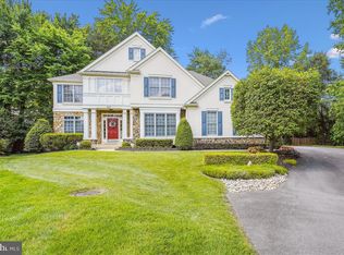 903 Leona Ln, Herndon, VA 20170