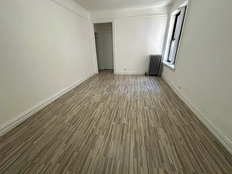 993 Summit Ave #3B — Photo 2