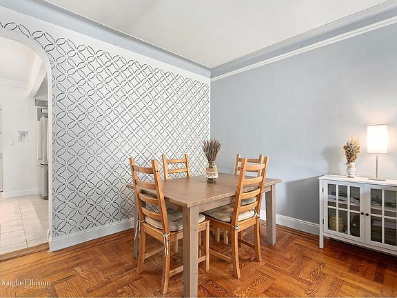 4th image of 47-39 40th St APT 1D