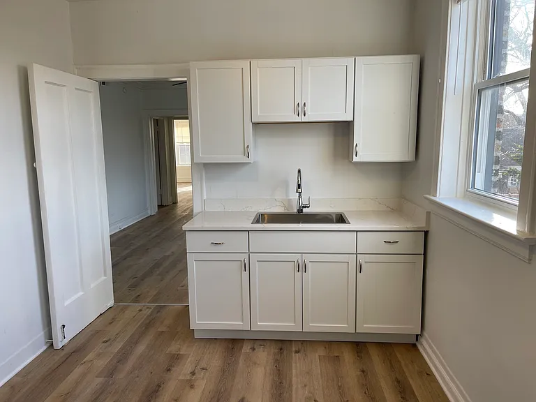 2714 W Ainslie St #2 — Photo 8