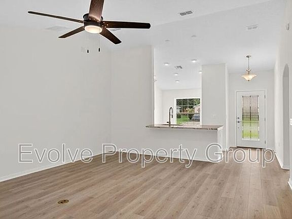 4th image of 6 Pickcane Ln