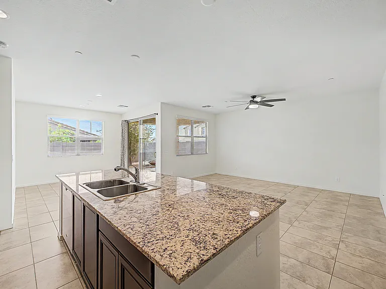 21415 W Holly St — Photo 6
