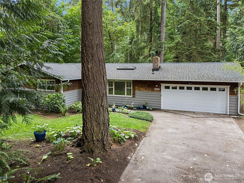 2nd image of 6724 Alder Glen Drive SE