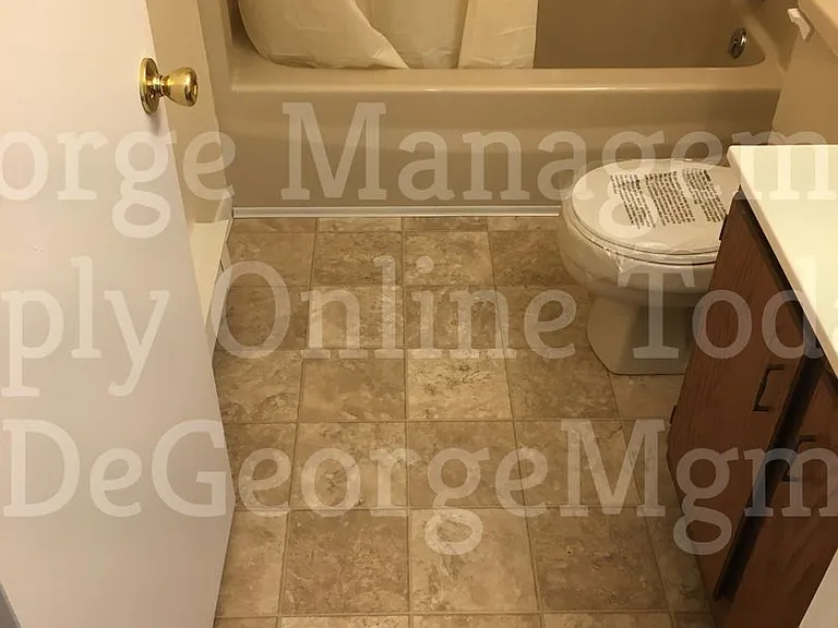 Parkside Apartments — Photo 17
