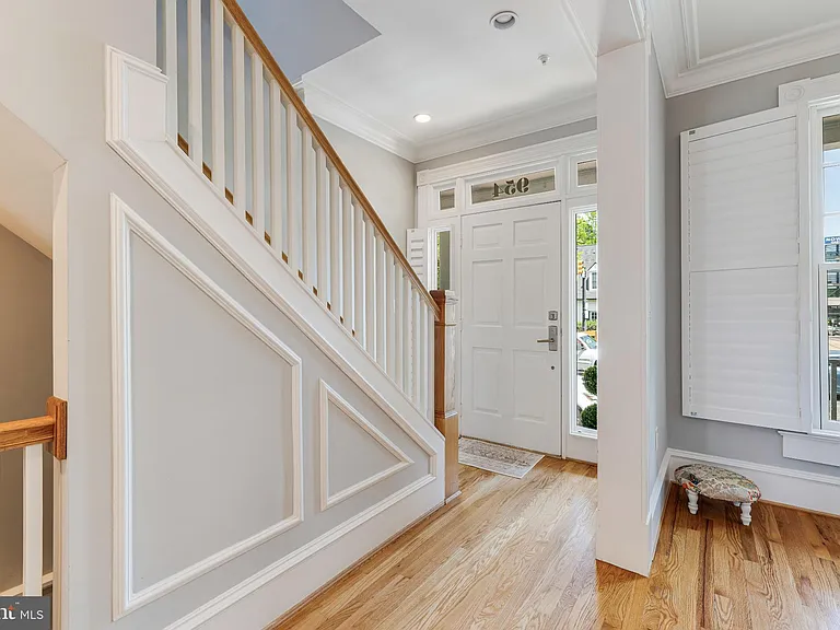 954 N Washington St — Photo 7
