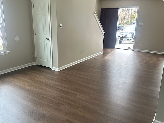 4th image of 315 Woodhaven Rd
