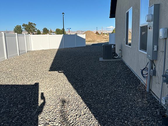 5th image of 590 Rose Creek Ln