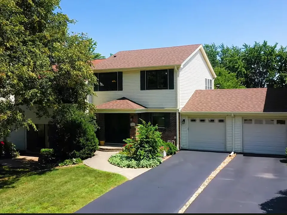 7S485 Lynn Dr