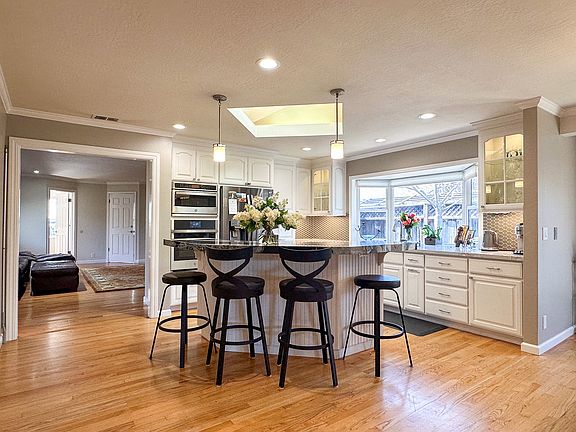5th image of 19177 Brookview Dr