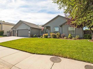 411 E Wakely St, Meridian, ID 83646