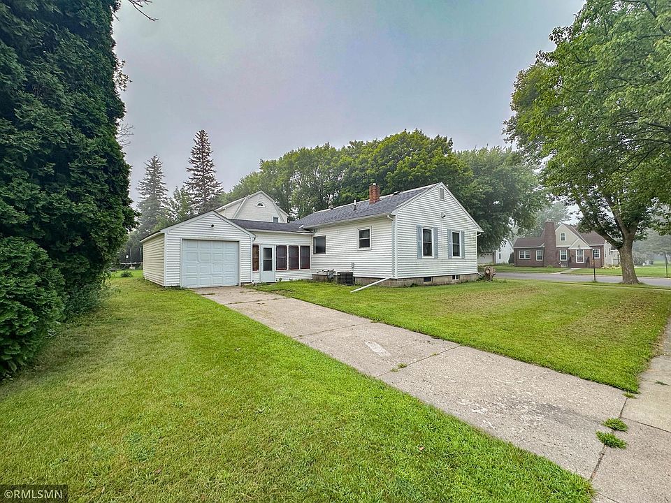 1st image of 301 S 8th St
