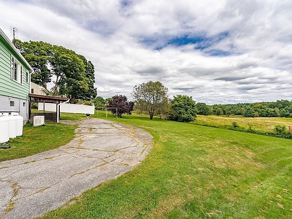 4th image of 187 Leyden Rd