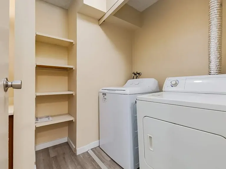 550 Rundlehorn Cir NE — Photo 67