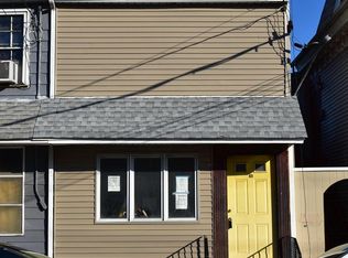 93 Washington St #A, Mount Holly, NJ 08060
