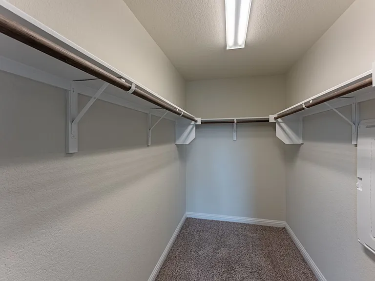 8209 McKamy Dr — Photo 23