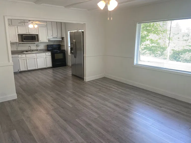 703 Brown St — Photo 13