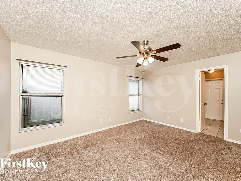 1401 SW Sudder Ave — Photo 10