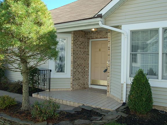 2nd image of 1565 Sweetbay Dr