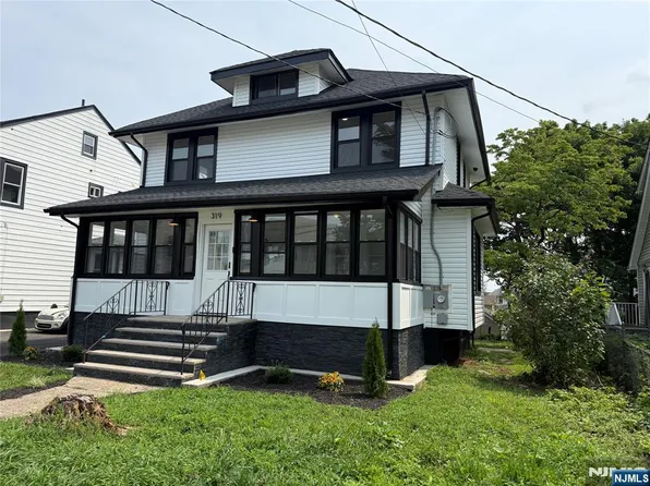 319 Crestview Pl, Teaneck, NJ 07666
