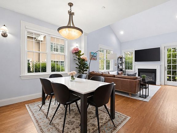 4th image of 287 Langley Rd Unit 38