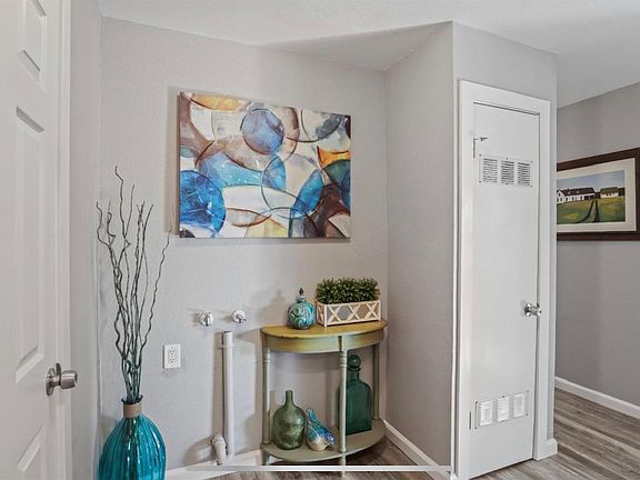 5th image of 3255 W Telegraph Ave