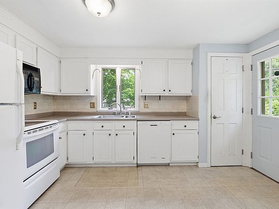 5th image of 45 Glendale Rd