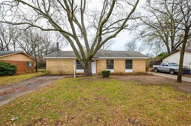 1st image of 134 Bellaire Dr
