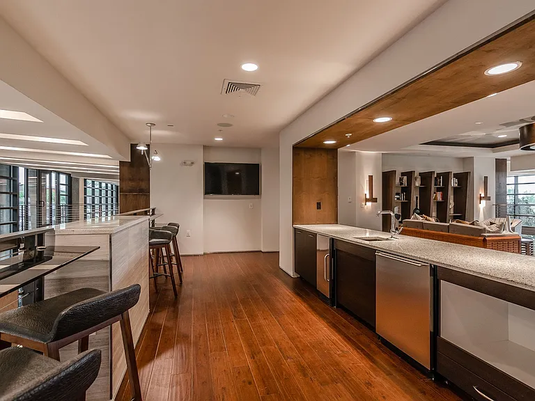 The Shay Apartments — Photo 38