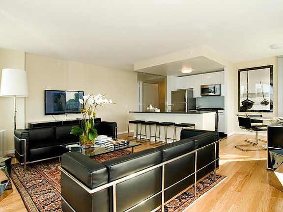 2nd image of 4615 Center Blvd APT 3602