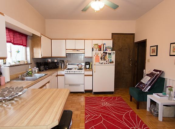 4th image of 1454 W School St APT 1R