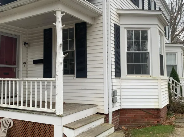 20 Wentworth St, Kittery, ME 03904