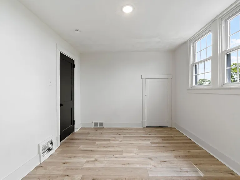 5614 Moore Ave — Photo 18