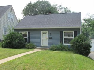 2318 E Ave NE, Cedar Rapids, IA 52402