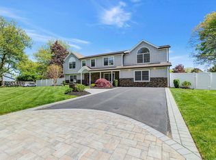 20 Millbury Ln, South Setauket, NY 11720