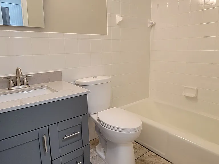 Sheraton Place Apartments — Photo 10
