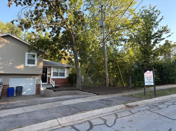 623 E Johnston St, Olathe, KS 66061