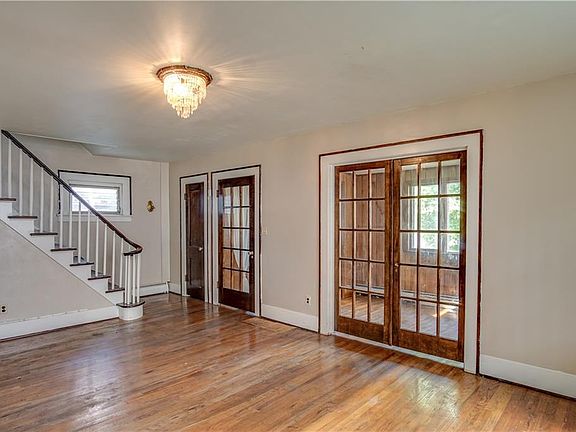 3rd image of 510 W 29th St
