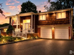 37 Valley Vale Dr, Old Bridge, NJ 08857
