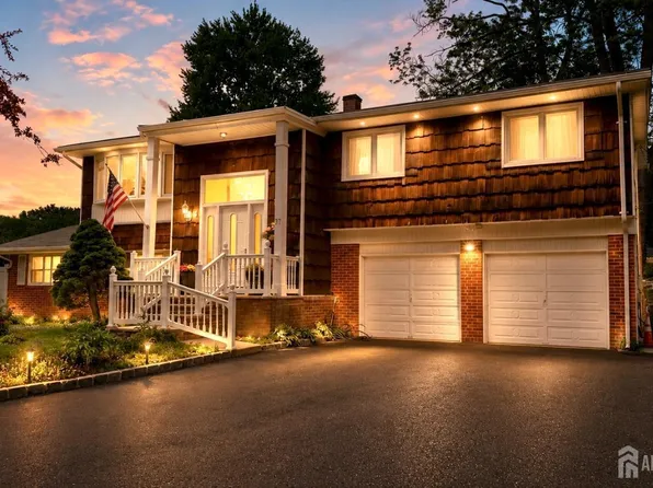 37 Valley Vale Dr, Old Bridge, NJ 08857