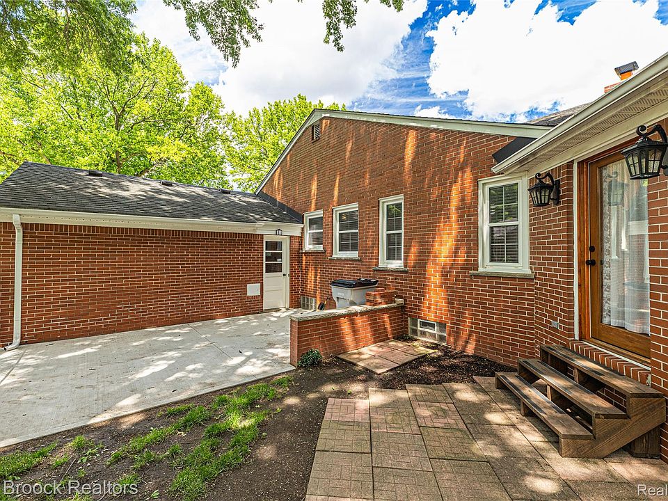 171 S Glengarry Rd, photo 24