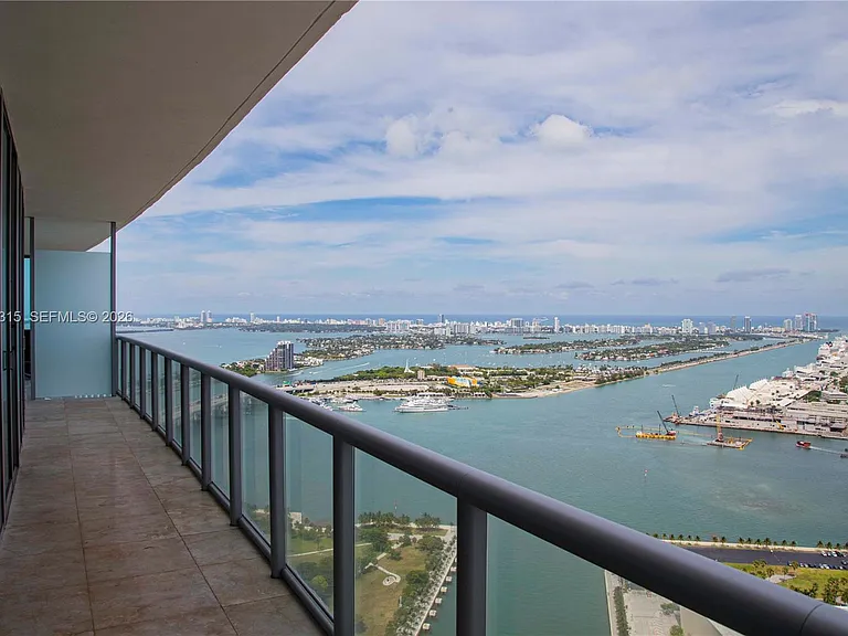 888 Biscayne Blvd #5207 — Photo 14