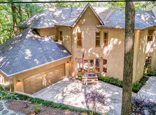 135 Skyland Dr, Roswell, GA 30075