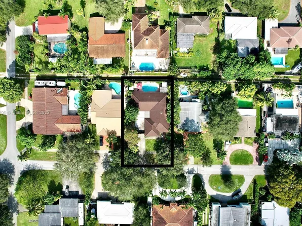 561 Wren Ave, Miami Springs, FL 33166