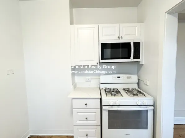 4414 N Whipple St APT 2S, Chicago, IL 60625