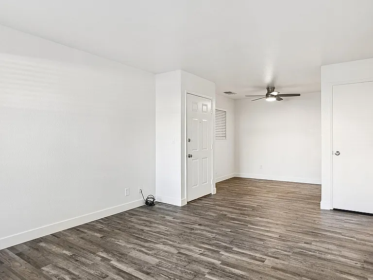 Interior 2x2