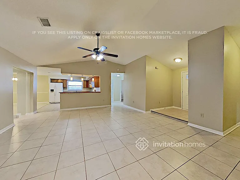 330 Woods Lake Dr — Photo 3